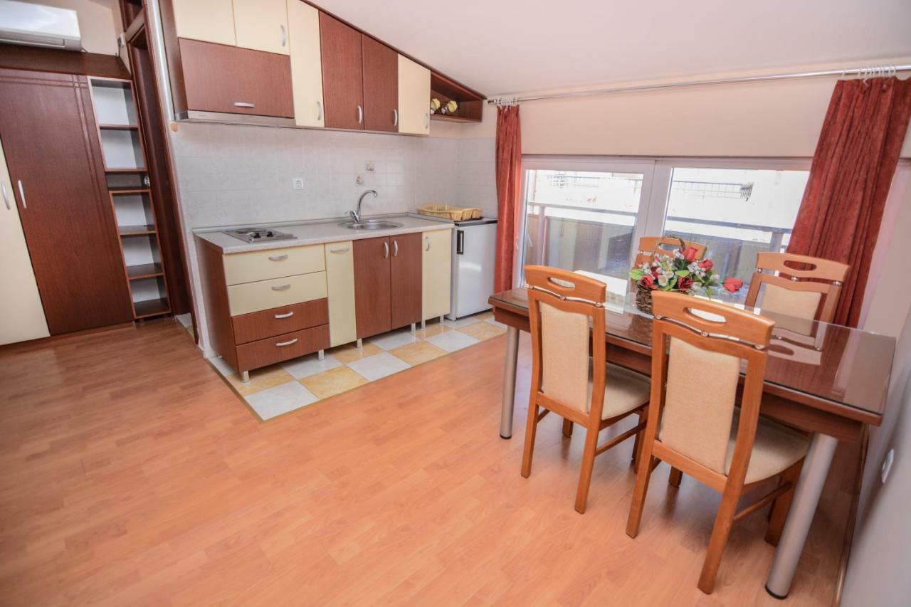 Darni Central Apartments - Bazaar Location With Free Parking Охрид Экстерьер фото